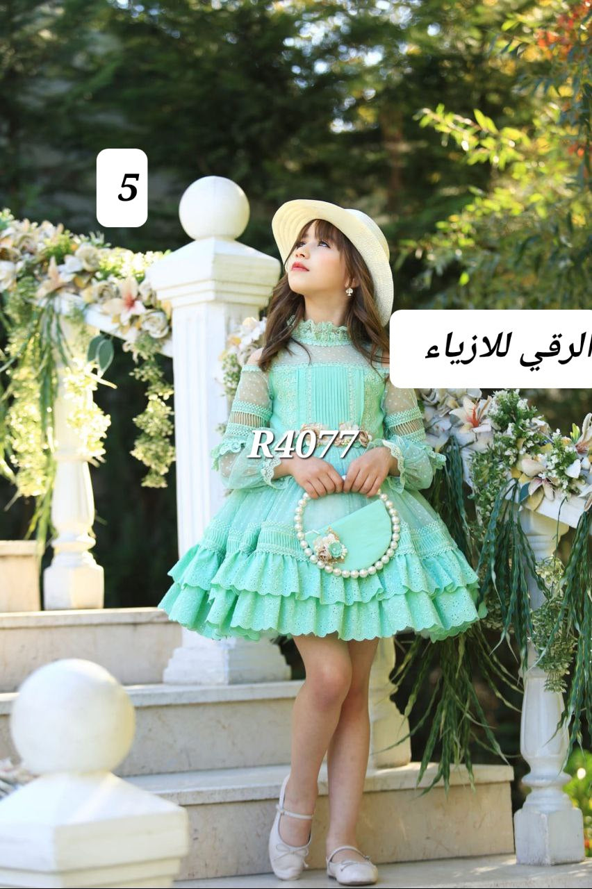 فستان بناتي مع طقية وشنتة R4077