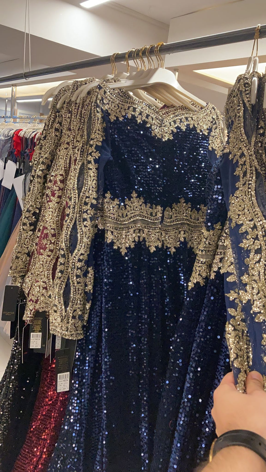 فستان قصة سمكة مميز مع كم مفتحR0260