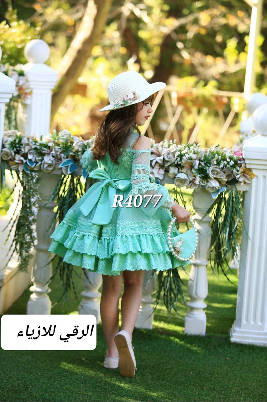 فستان بناتي مع طقية وشنتة R4077
