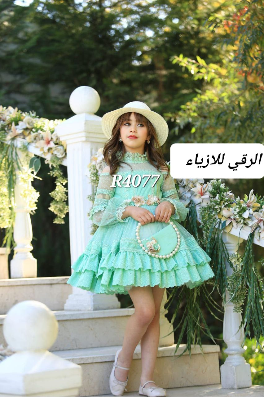فستان بناتي مع طقية وشنتة R4077
