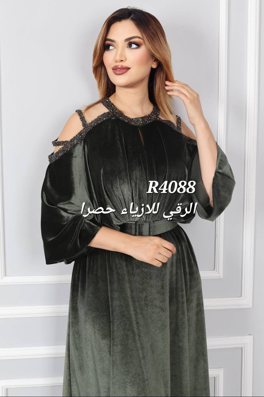 فستان مخمل للمقاسات الكبيرة R4088